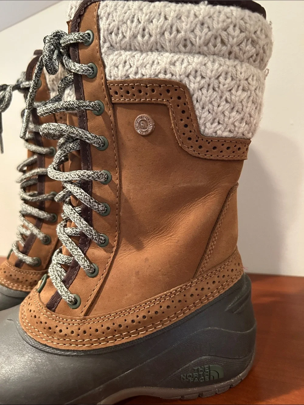 The North Face Women’s 6 Shellista II Winter Mid lace up boots